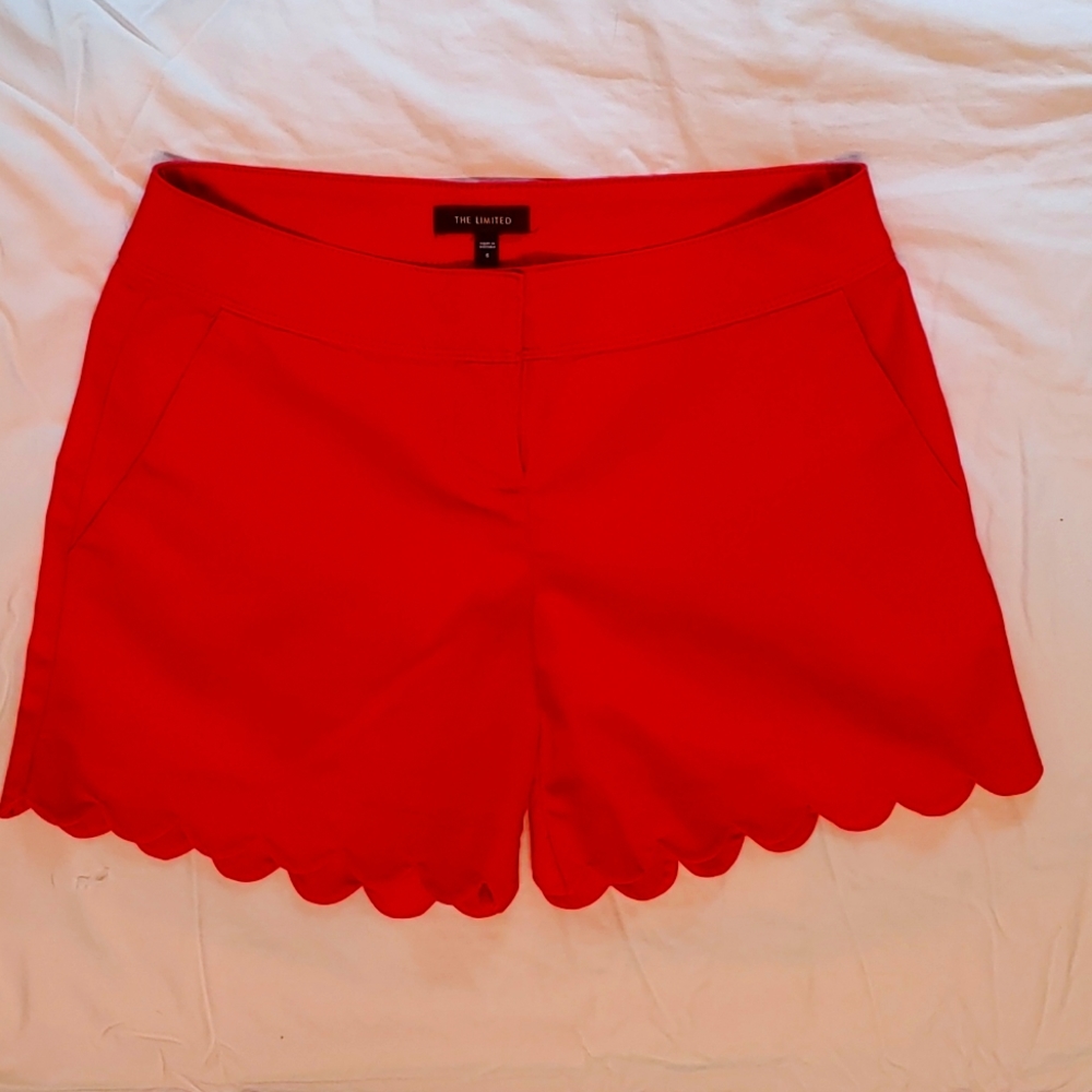 The Limited Coral Scalloped Shorts Sz 6